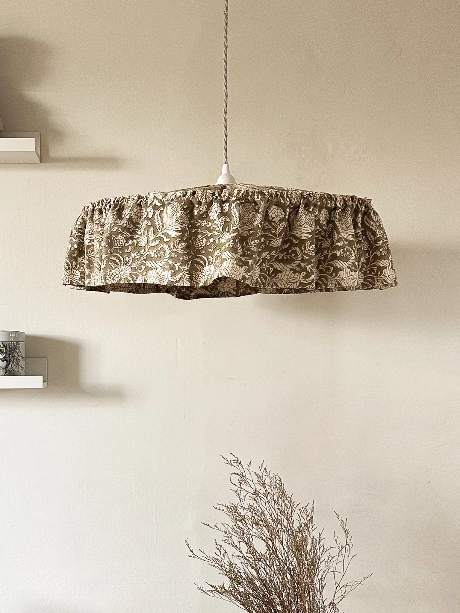Plug in pendant light with pull chain deals
